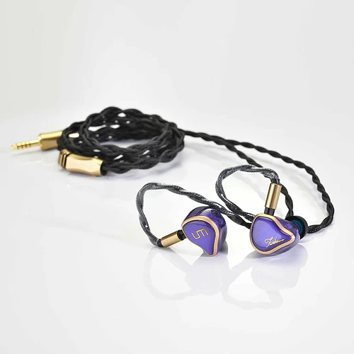 UM-MEST-Fortune-07_900x