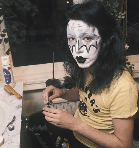 KISS applying their stage makeup 4