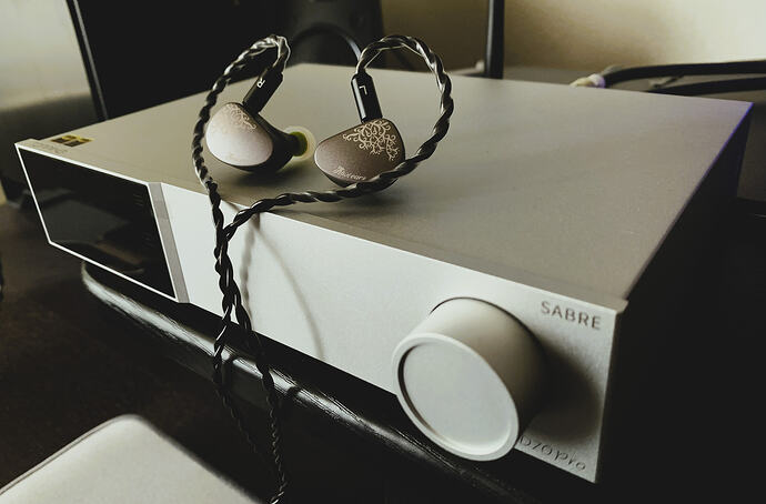 Kiwi Ears Cadenza II_Topping D70 Pro SABRE_1