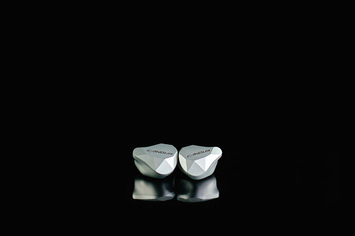 1000076558
