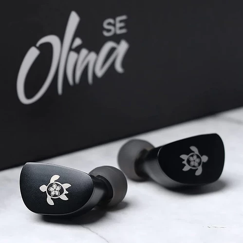 Headphone-Zone-Tripowin-x-HBB-Olina-SE-13