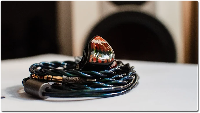 Swecci-Audio-Feather-017-2000x1138