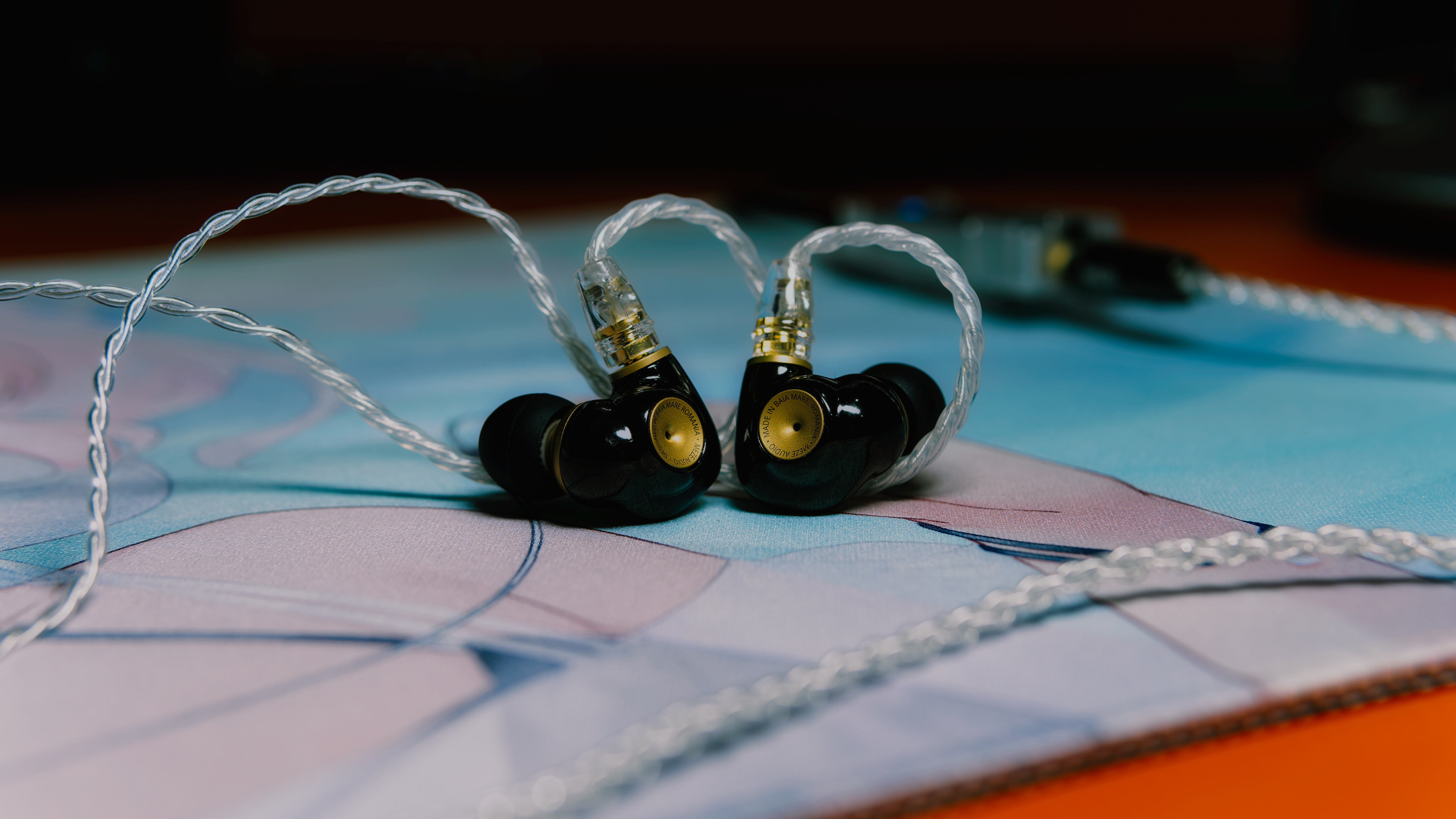 Moondrop Chu IEM Mic, New Sealed. Spring Fit and Colourful tips + spare  filters