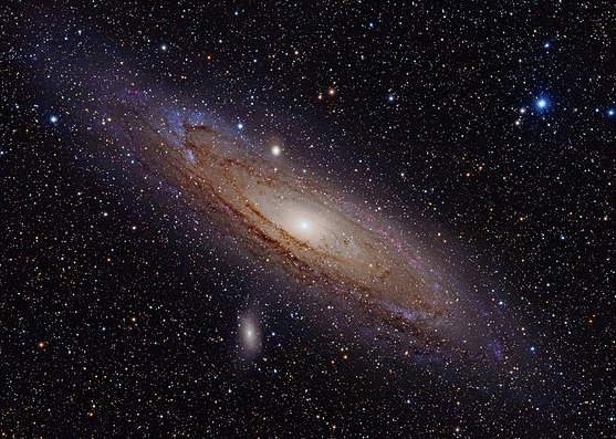 800px-Andromeda_Galaxy_(with_h-alpha)-crop